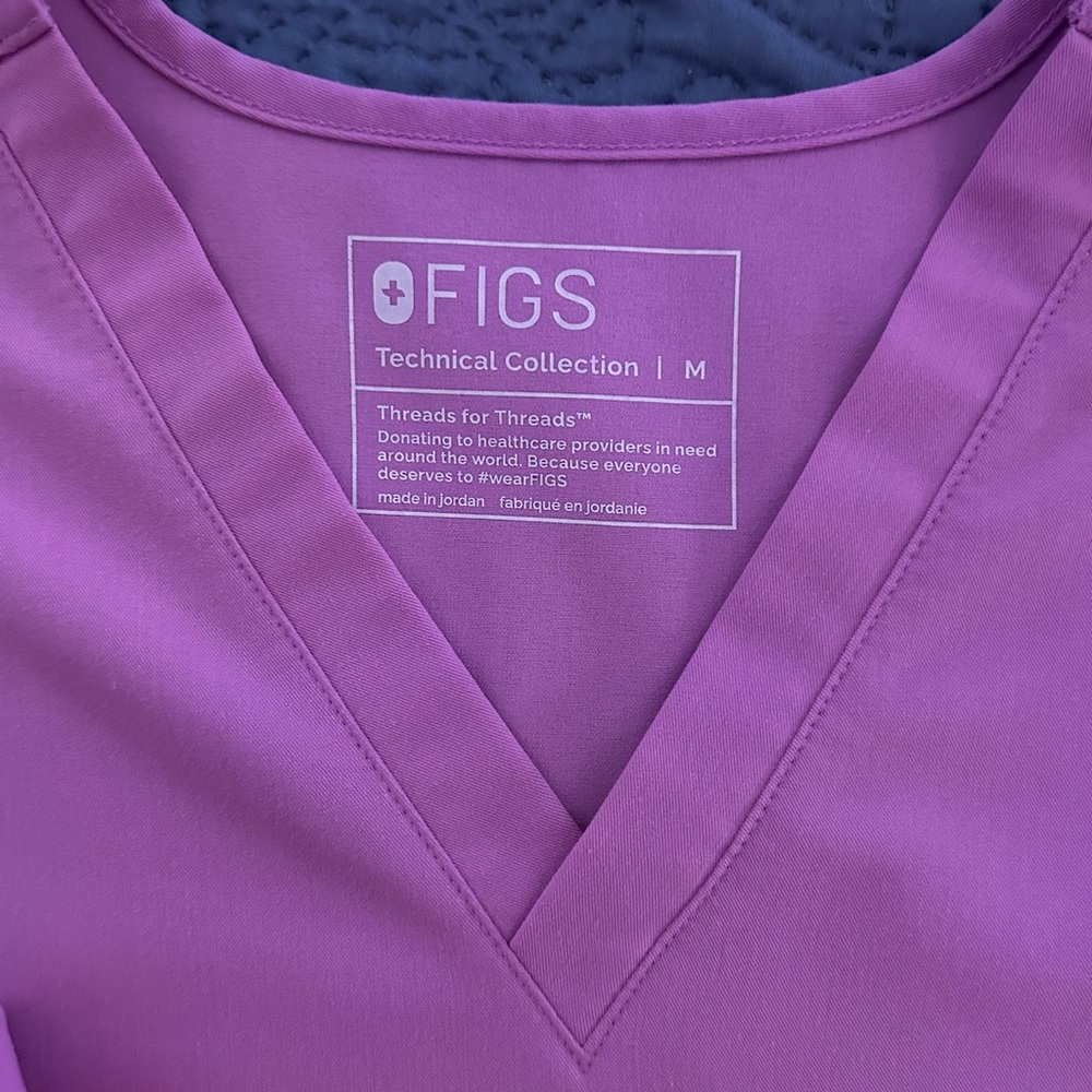Figs scrub set - joggers (small) + one pocket top (medium) - Picture 2 of 4